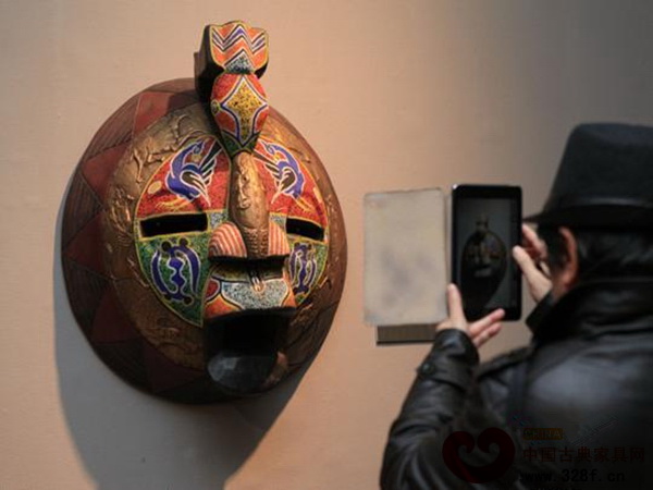 “一家親一路情”——2015非洲藝術(shù)雕刻特展覽現(xiàn)場(chǎng)