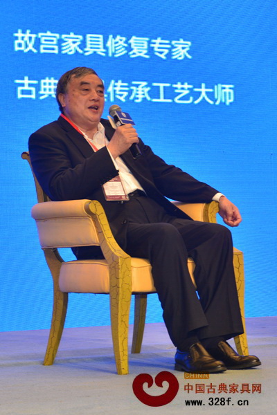 江蘇南通永琦紫檀藝術(shù)珍品館館長顧永琦在論壇上分享他對傳承的看法 江蘇南通永琦紫檀藝術(shù)珍品館館長顧永琦在論壇上分享他對傳承的看法