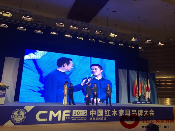 雙洋紅木董事長(zhǎng)王海洋作為杰出青年企業(yè)家代表接受采訪