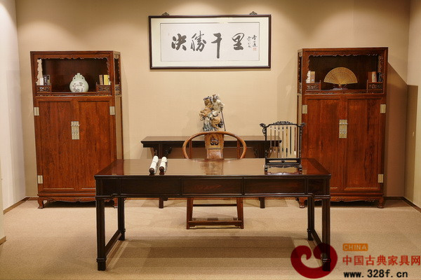 書房陳設宜簡不宜繁,窗明幾凈,簡潔明亮(中山區(qū)氏臻品供圖) 書房陳設宜簡不宜繁,窗明幾凈,簡潔明亮(中山區(qū)氏臻品供圖)