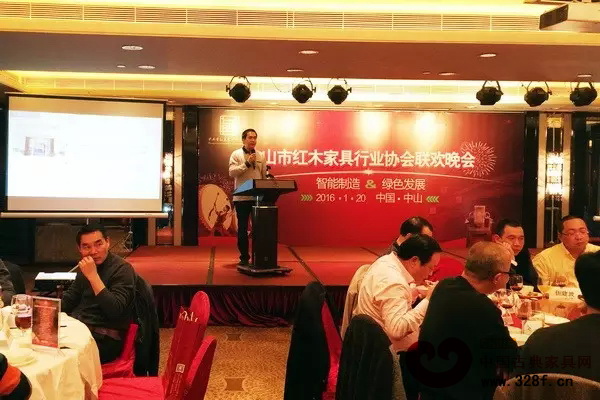 中山市中藝環保工程有限公司負責人向嘉賓詳細介紹企業基本情況