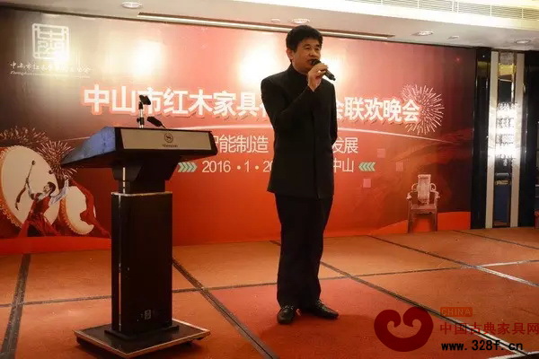 大涌鎮黨委委員謝巧明代表大涌鎮黨委政府做了精彩發言 大涌鎮黨委委員謝巧明代表大涌鎮黨委政府做了精彩發言