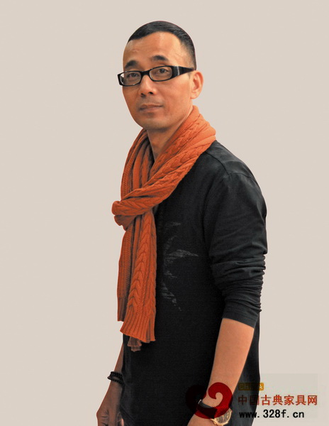 全聯藝術紅木家具專委會常務副主任、杰申設計創始人、共和風格主倡主推者潘再生 全聯藝術紅木家具專委會常務副主任、杰申設計創始人、共和風格主倡主推者潘再生
