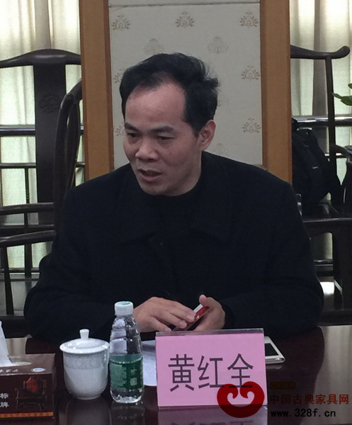 大涌鎮黨委書記黃紅全作精彩發言 大涌鎮黨委書記黃紅全作精彩發言