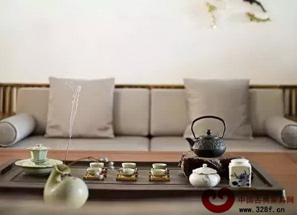 一張茶臺，紅茶數壺，在午后度過一段靜謐甜蜜的時光