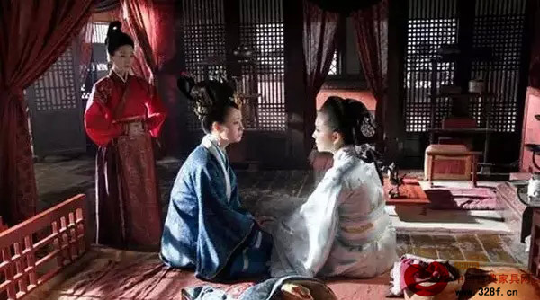 《羋月傳》中也頻繁出現(xiàn)紅木家具