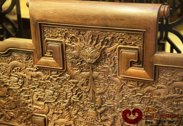 孔連紅木經典作品——龍紋寶座(局部) 孔連紅木經典作品——龍紋寶座(局部)