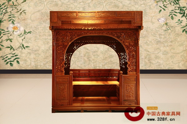 明智御品《紅檀 拔步床》 明智御品《紅檀 拔步床》