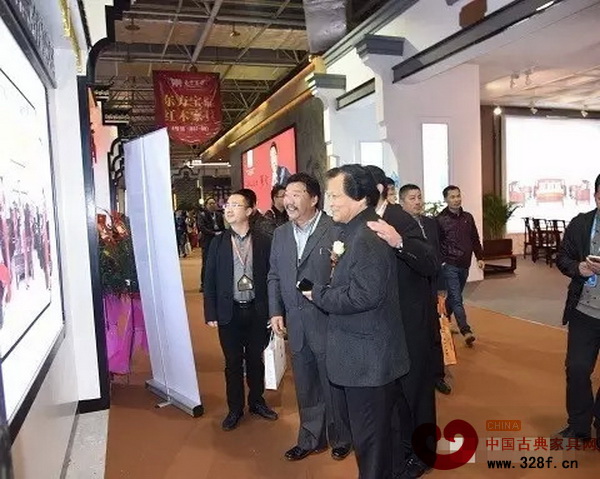 亞太地區手工藝大師、中國工藝美術大師陸光正等人參觀明清居展廳 亞太地區手工藝大師、中國工藝美術大師陸光正等人參觀明清居展廳