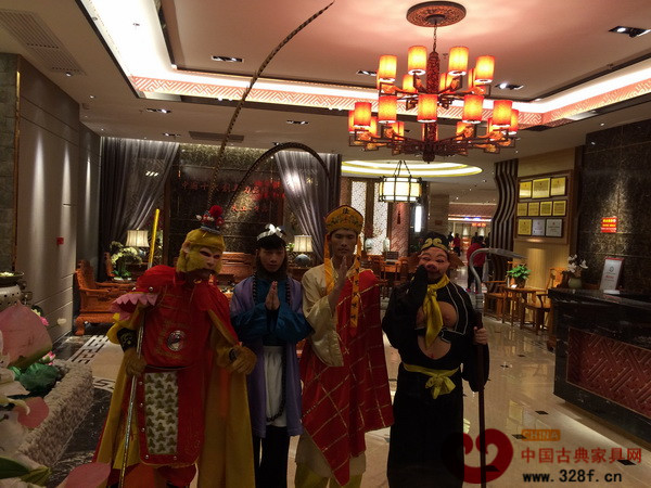 “現實版西游記”現身天工雋品紅博城旗艦店 “現實版西游記”現身天工雋品紅博城旗艦店