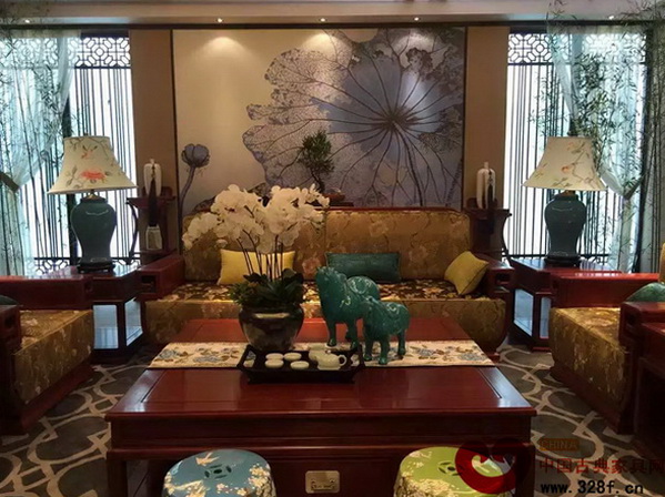 蘇陽紅在東莞名家具展展廳圖,雅木青春已成為典雅清新的新中式家居典范 蘇陽紅在東莞名家具展展廳圖,雅木青春已成為典雅清新的新中式家居典范