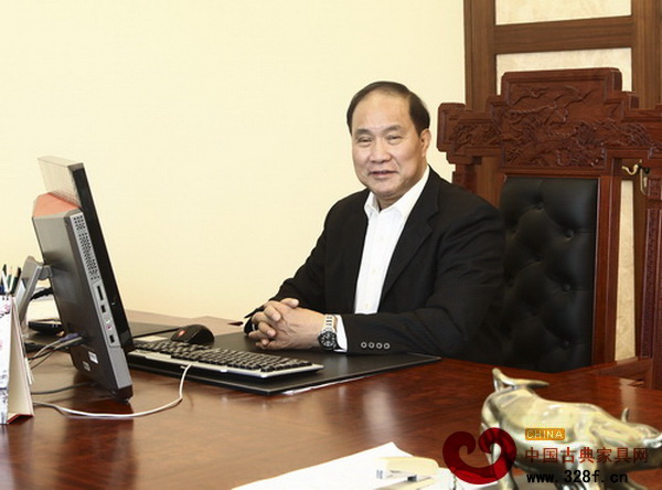 中山市鴻發家具有限公司董事長、中山市紅木家具行業協會會長蕭照興