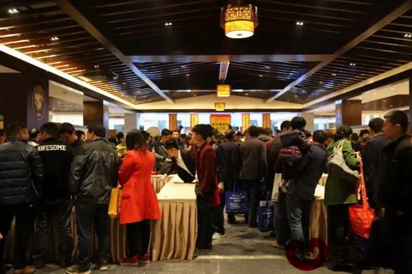 專業買家10000多人,比去年增加一成多 專業買家10000多人,比去年增加一成多