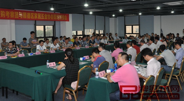 短短一天的交流,不僅增進了兩地協會的友誼,更加深了兩地企業的相互了解 短短一天的交流,不僅增進了兩地協會的友誼,更加深了兩地企業的相互了解