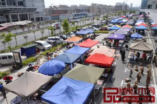 東陽中國木雕城文玩早市現場 東陽中國木雕城文玩早市現場