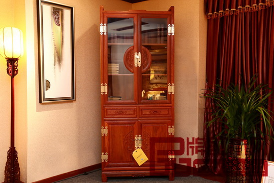 志成紅木的智能家具以現代科技指紋的方式取代,使產品更有時代感,安全方便 志成紅木的智能家具以現代科技指紋的方式取代,使產品更有時代感,安全方便