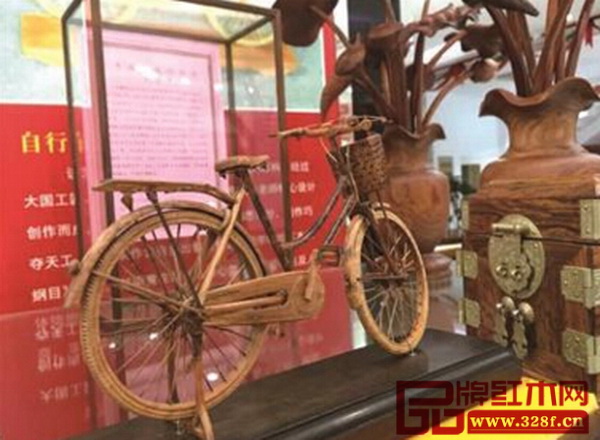 迷你版頂級黃花梨“二八自行車” 迷你版頂級黃花梨“二八自行車”
