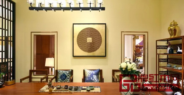深發(fā)紅木展廳內(nèi)景 深發(fā)紅木展廳內(nèi)景