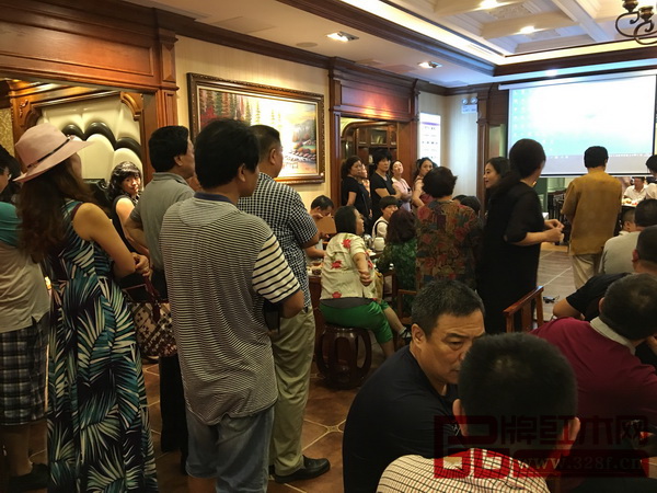 活動現場人氣爆棚,人山人海 活動現場人氣爆棚,人山人海
