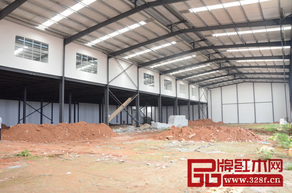 正在建設中的新興紅木家具產業園 正在建設中的新興紅木家具產業園