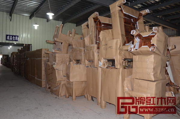鴻紳堂的生產(chǎn)基地?cái)[滿了新老顧客訂購的產(chǎn)品,良好的品質(zhì)和口碑給鴻紳堂帶來了穩(wěn)定的訂單 鴻紳堂的生產(chǎn)基地?cái)[滿了新老顧客訂購的產(chǎn)品,良好的品質(zhì)和口碑給鴻紳堂帶來了穩(wěn)定的訂單