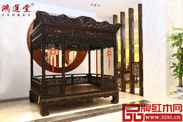 鴻運堂《紫檀·中華龍床》型材藝韻各方獨到，榮獲“中國紅木家具精品金匠獎”