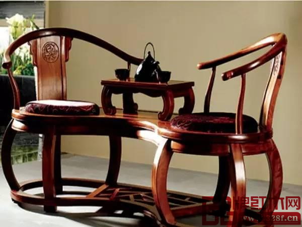 紅木家具不宜放在室外暴曬 紅木家具不宜放在室外暴曬