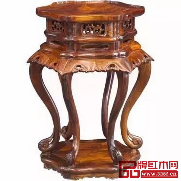 面板與腿足之間增加過渡階段使其增加了裝飾空間 面板與腿足之間增加過渡階段使其增加了裝飾空間