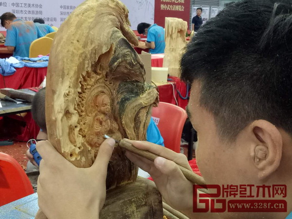 每位參賽選手對作品都精雕細琢,一絲不茍 每位參賽選手對作品都精雕細琢,一絲不茍