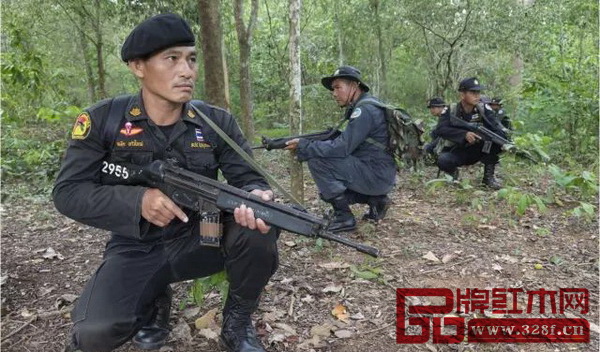 泰國棟巴耶延—考艾森林綜合體保護區(qū)內(nèi)的護林員 泰國棟巴耶延—考艾森林綜合體保護區(qū)內(nèi)的護林員