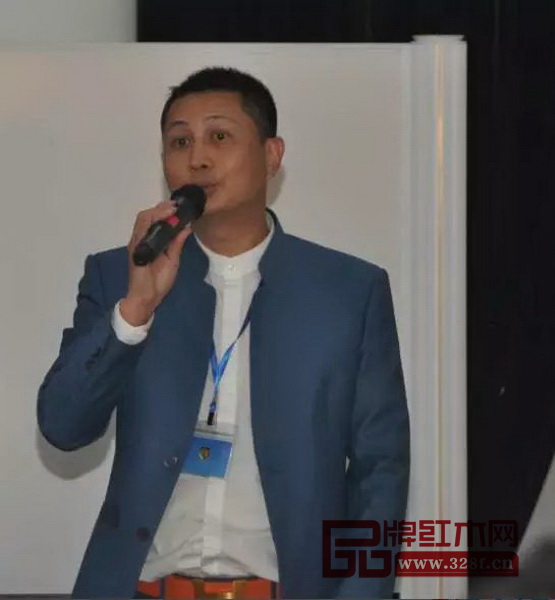中山市家具商會會長吳赤宇發言 中山市家具商會會長吳赤宇發言