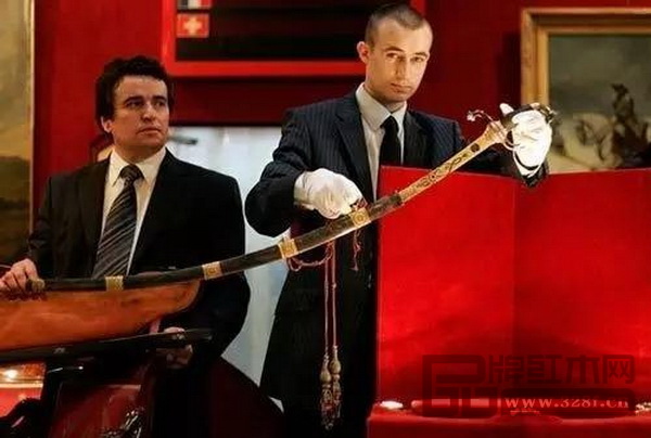 拿破侖鍍金寶劍在法國巴黎拍賣 拿破侖鍍金寶劍在法國巴黎拍賣