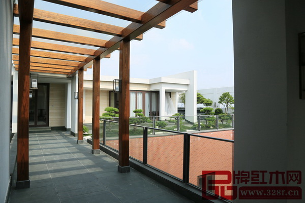 私人會所的建筑充滿現代簡約派的美感和傳統園林的氣質