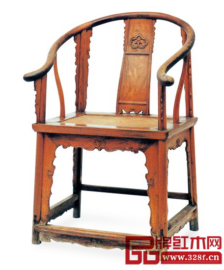 清早中期 黃花梨三段靠背板圈椅（故宮博物院藏），長61.5厘米，寬49厘米，高100.5厘米