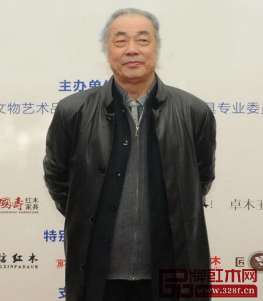 中國紅木文化研究院院長、著名明式家具學者、全聯藝術紅木家具專委會專家顧問濮安國 中國紅木文化研究院院長、著名明式家具學者、全聯藝術紅木家具專委會專家顧問濮安國