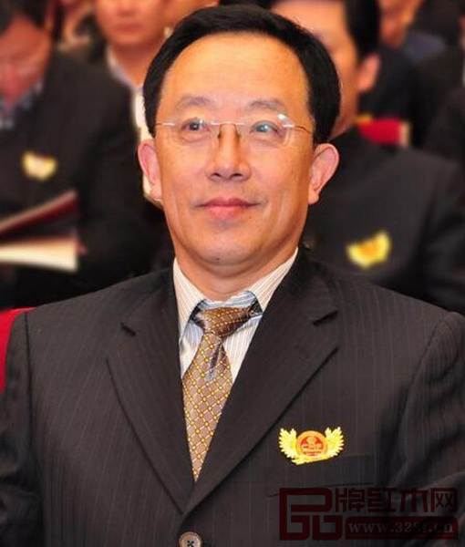 華南農業大學博士生導師、全聯藝術紅木家具專委會專家顧問李凱夫 華南農業大學博士生導師、全聯藝術紅木家具專委會專家顧問李凱夫