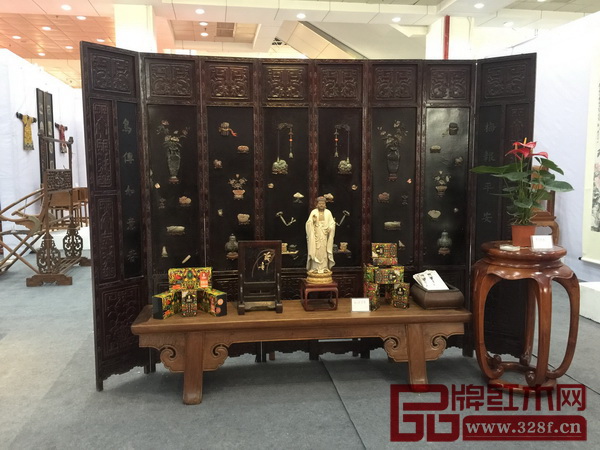 第四屆中國(江門)傳統家具精品鑒賞會暨紅木家具交易大會中展出的傳統古典家具精品 第四屆中國(江門)傳統家具精品鑒賞會暨紅木家具交易大會中展出的傳統古典家具精品
