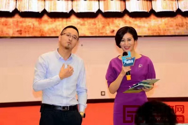 清華大學電商總裁班互聯網導師孫平與大家分享《企業品牌與互聯網營銷》 清華大學電商總裁班互聯網導師孫平與大家分享《企業品牌與互聯網營銷》