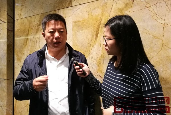明堂總經理張向榮接受媒體采訪 明堂總經理張向榮接受媒體采訪