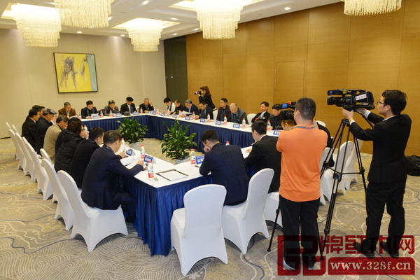 全聯藝術紅木家具專委會主席團、專家團二次工作會議現場