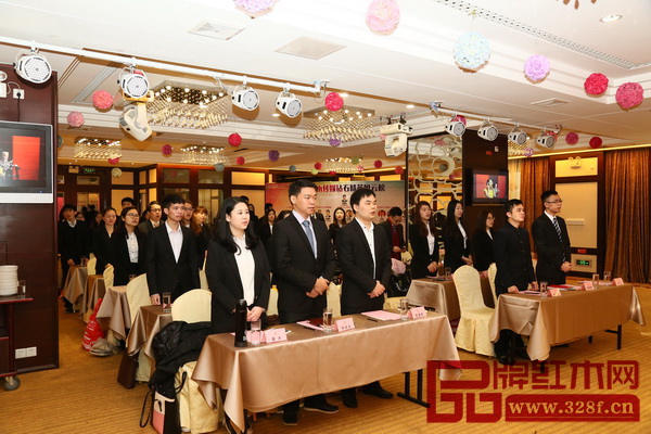 全體員工齊唱司歌,齊頌企業(yè)文化,拉開(kāi)總結(jié)大會(huì)序幕 全體員工齊唱司歌,齊頌企業(yè)文化,拉開(kāi)總結(jié)大會(huì)序幕