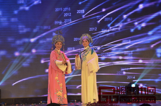 著名粵劇表演藝術家湯麗芳和賈小萍共同演繹《梁祝·十八相送》