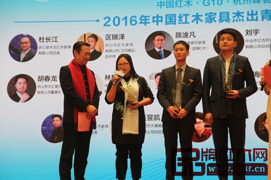 孔連紅木董事總經理李宏志接受央視主持人趙保樂的現場采訪