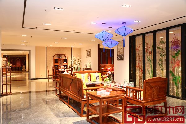 自在堂刺猬紫檀產品“詠瓷”系列展廳圖 自在堂刺猬紫檀產品“詠瓷”系列展廳圖