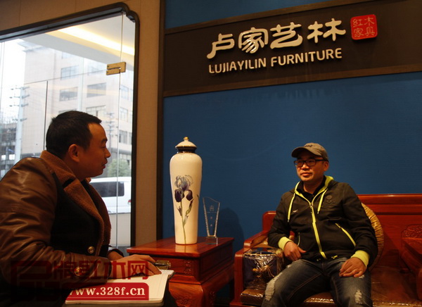 盧家藝林董事長(zhǎng)盧嘉林接受記者采訪 盧家藝林董事長(zhǎng)盧嘉林接受記者采訪