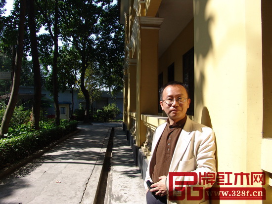 周京南 全聯藝術紅木家具專委會專家顧問、明清宮廷家具專家 周京南 全聯藝術紅木家具專委會專家顧問、明清宮廷家具專家