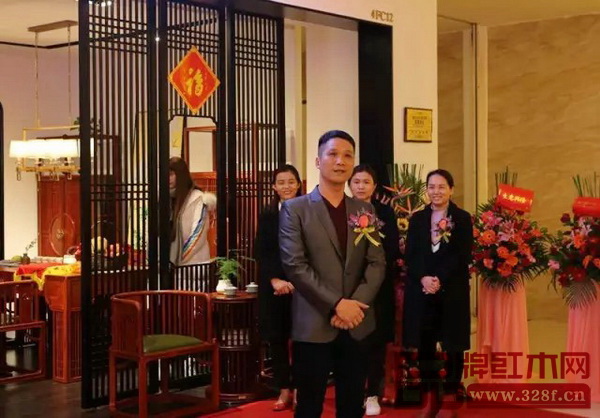 佛山順德世外桃源專賣店總經理鄧應橋宣布開業優惠折扣