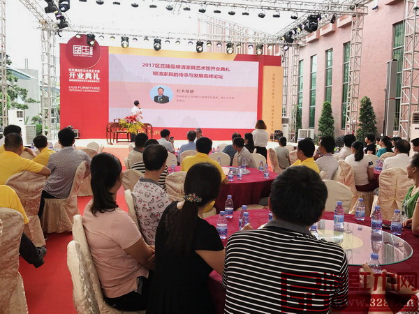 精彩的專家講座吸引了大量嘉賓,現場人氣十足 精彩的專家講座吸引了大量嘉賓,現場人氣十足