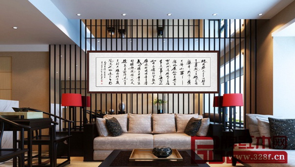 使用小幅書法渲染客廳的文化氣息 使用小幅書法渲染客廳的文化氣息