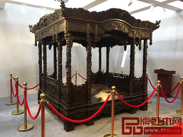 老周紅木，“天價龍床”降臨深圳國際家具展，萬眾矚目